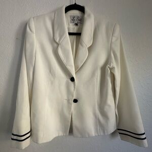 Le Suit Blazer With Black Trim Size 8